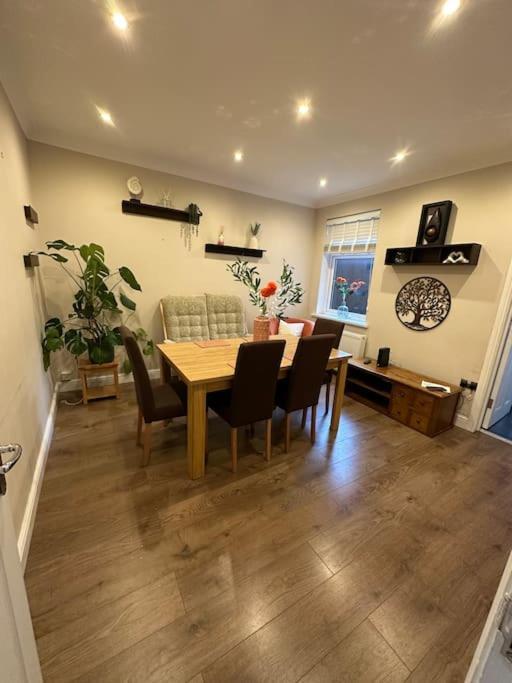 Villa Adam'S Place, Watford Wd17 2Py Extérieur photo