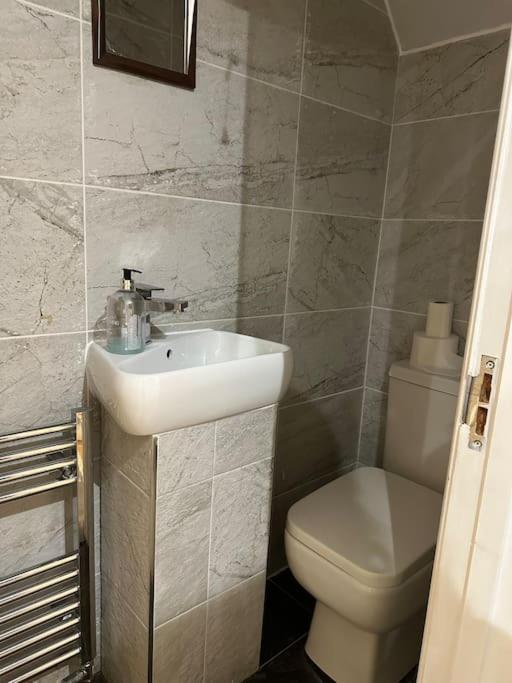 Villa Adam'S Place, Watford Wd17 2Py Extérieur photo