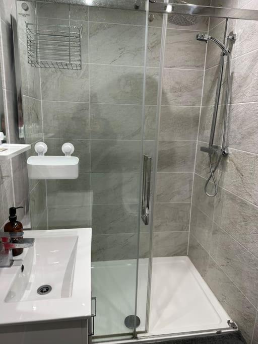 Villa Adam'S Place, Watford Wd17 2Py Extérieur photo