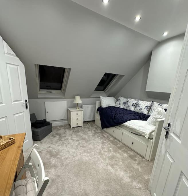 Villa Adam'S Place, Watford Wd17 2Py Extérieur photo