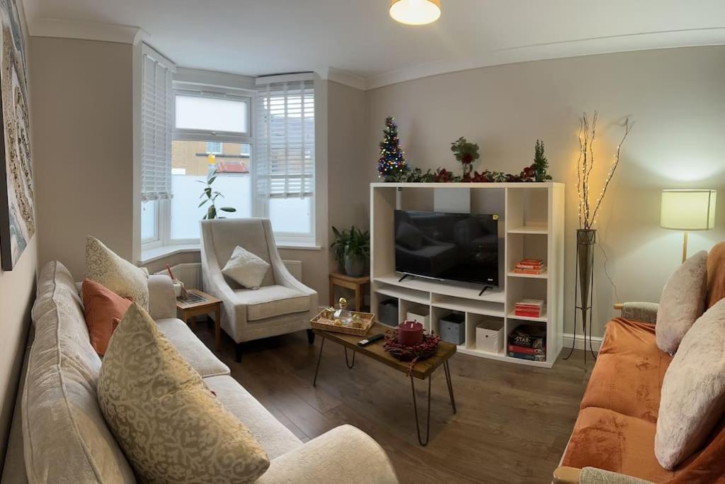 Villa Adam'S Place, Watford Wd17 2Py Extérieur photo